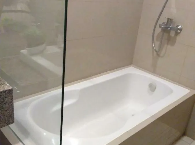 Aparthotel By The Beach Lapu-Lapu City